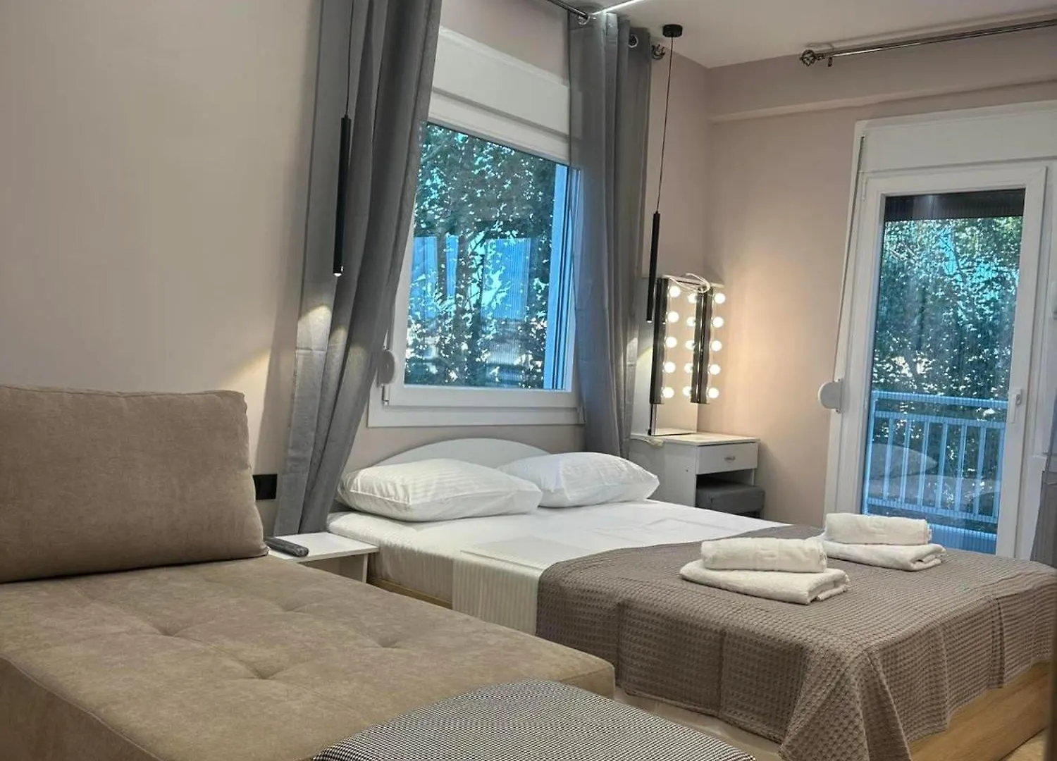 Lydia Luxury Apartment Perea Peraia
